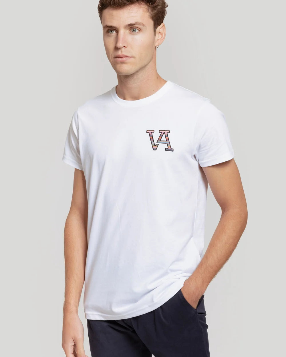 Camiseta VA logo étnico