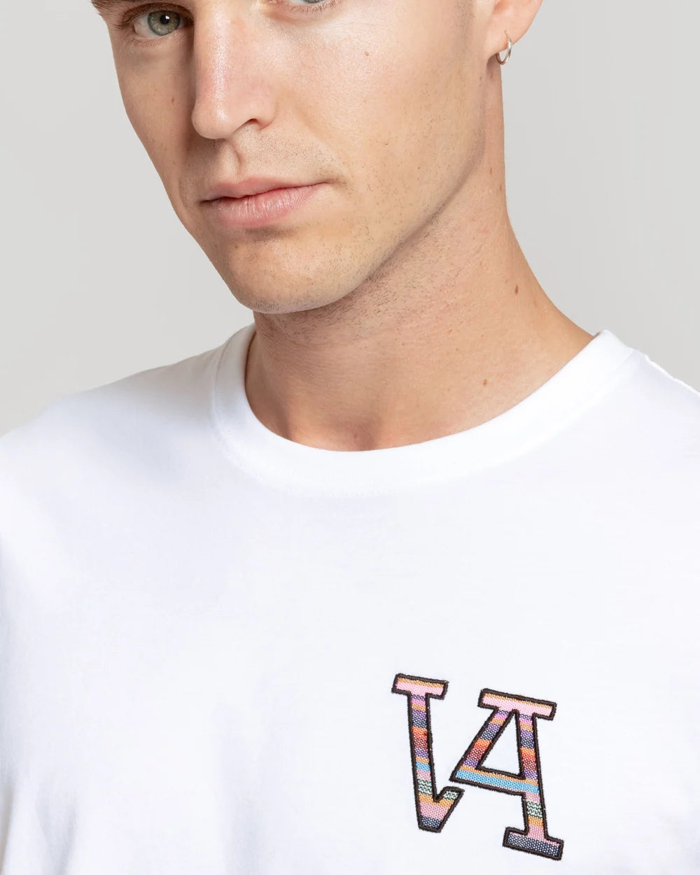 Camiseta VA logo étnico